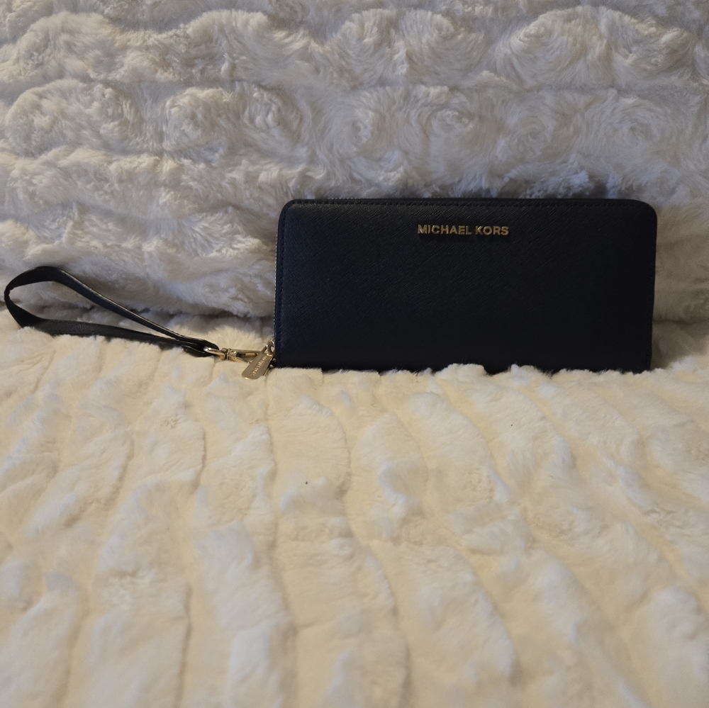 Michael Kors Wristlet